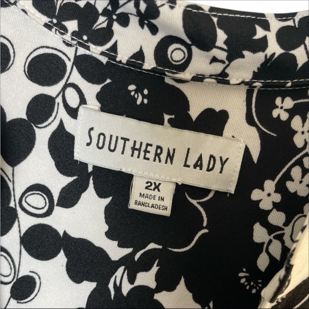 Southern Lady women’s Black White floral Sleeveless Henley Blouse size 2X - Picture 2 of 5